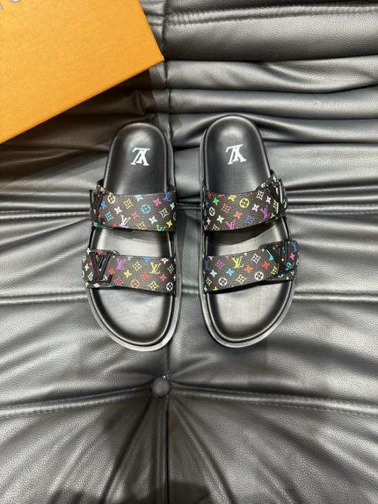Picture of Louis Vuitton Slippers _SKULVsz38-45jyh0561806